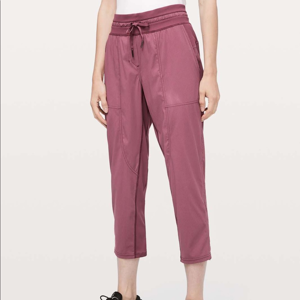 Lululemon Dance Studio Crop 25”